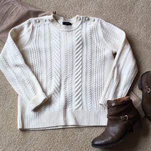 Cream J Crew classic câble sweater
